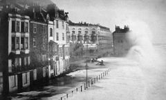 Pelham-Crescent.-in-the-middle-1908.